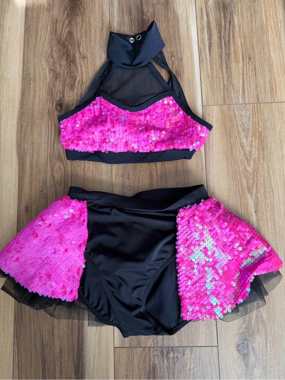 Medium child balera Kids Pink Sequin Two-Piece Dance Costume